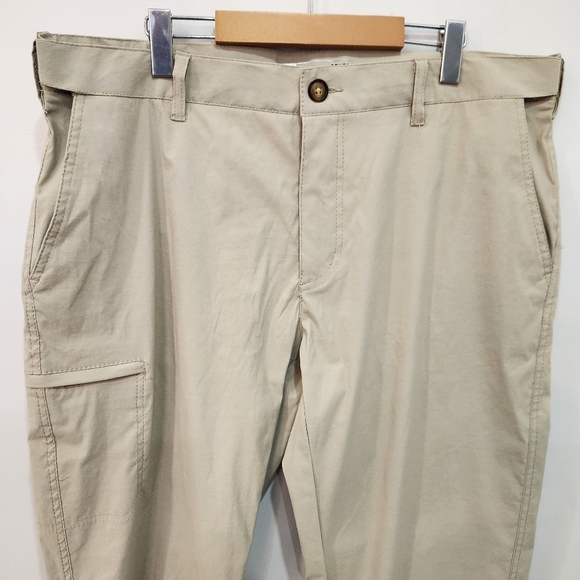 UB TECH Mens Pants Classic Fit Cream Nylon Hiking Golf Mens 38x32 (Actual 38x31) - Picture 3 of 14
